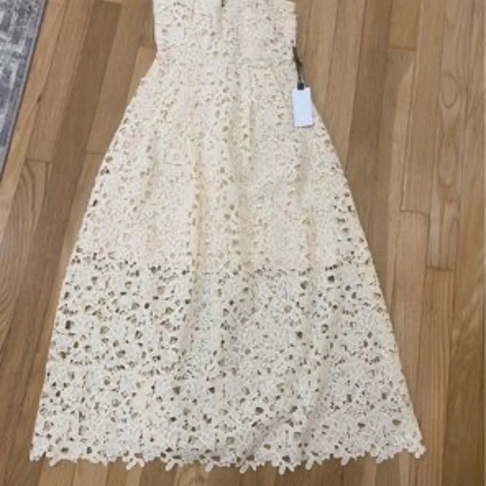 Brand new dress - Picture 2 of 3